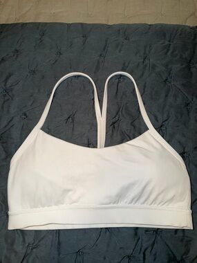 White Lululemon Flow Y Bra Nulu: Light support A-B Cup